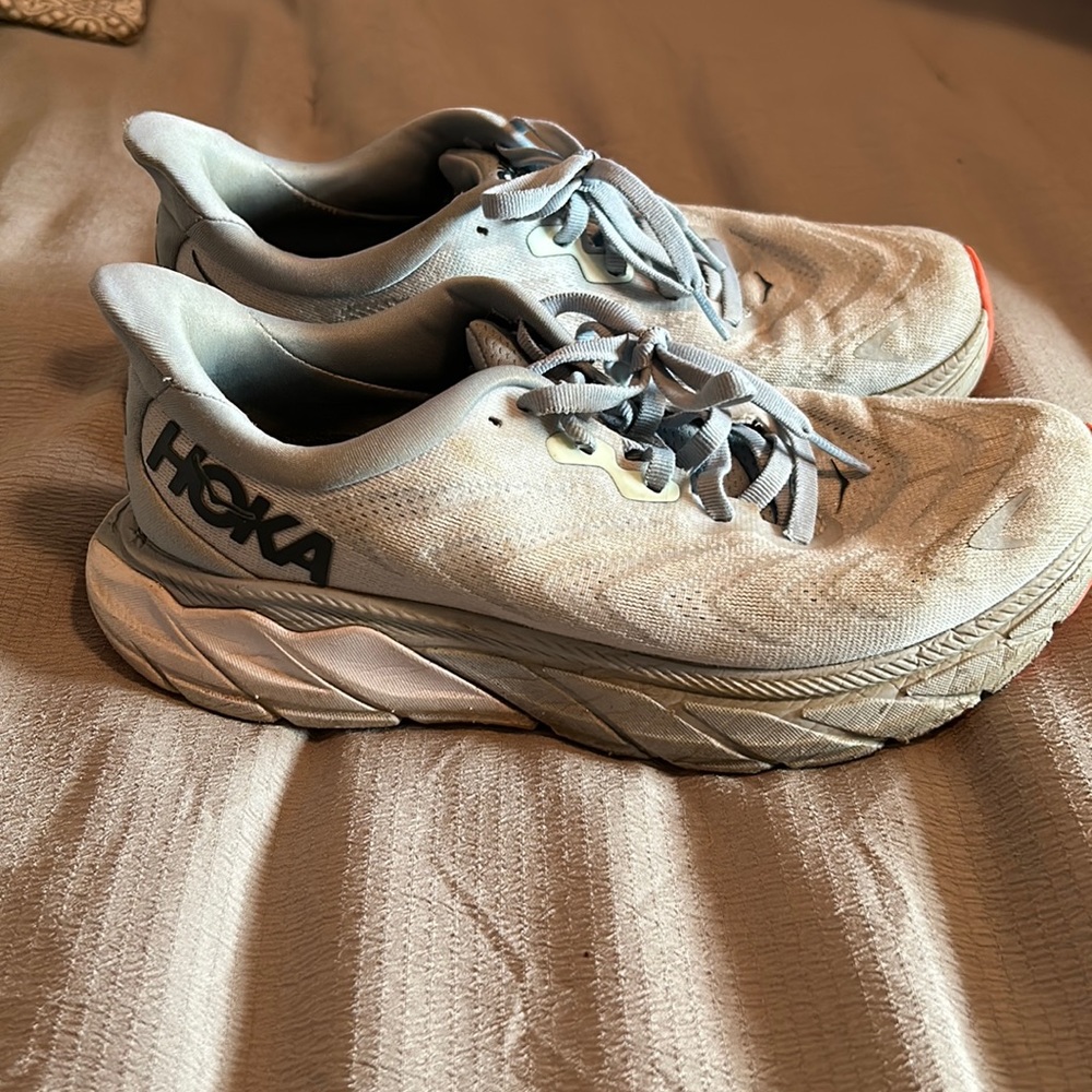 Hoka Arahi 6